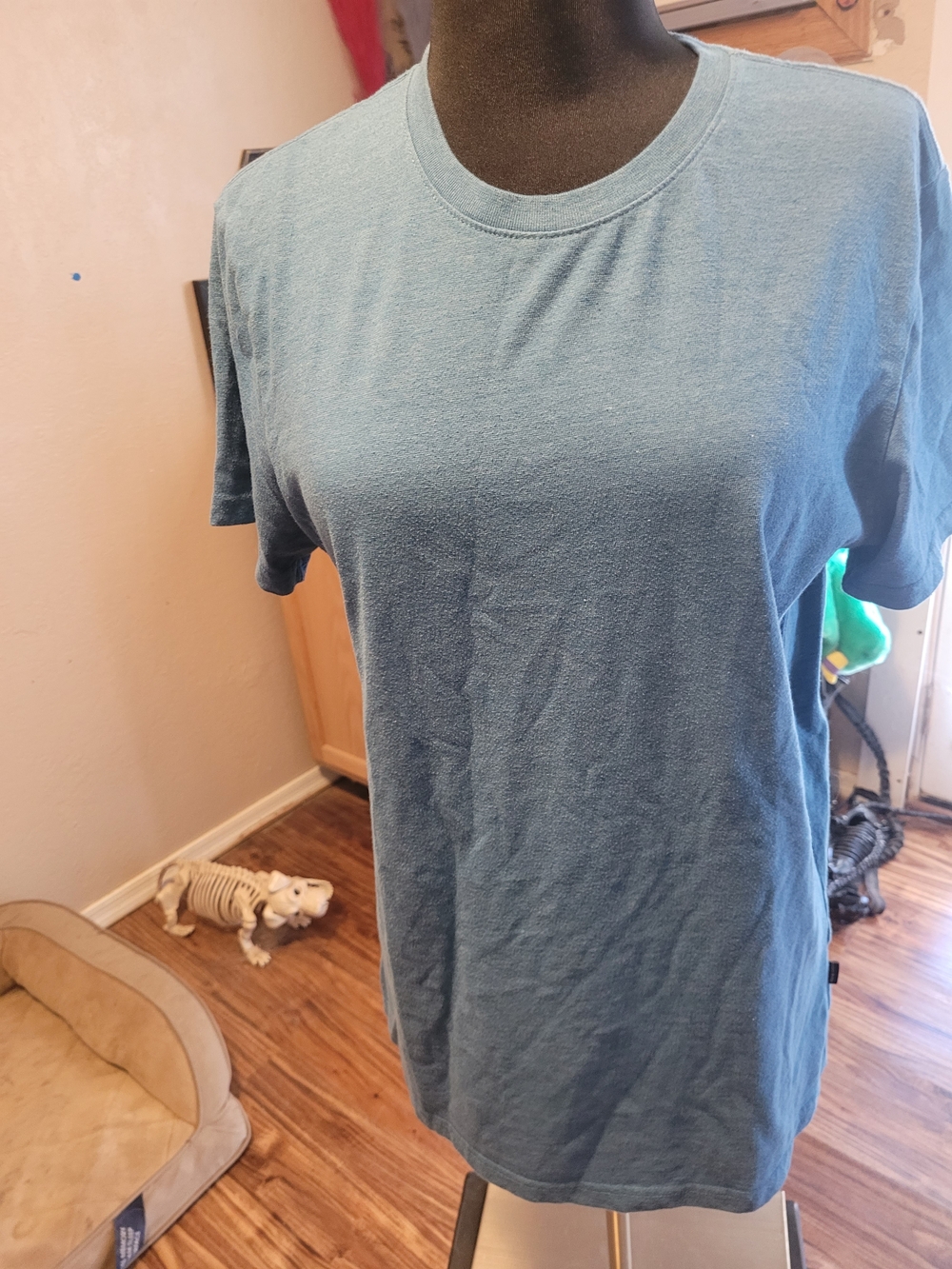 Lucky Brand Men's Short Sleeve Crew Tee in Dusty Blue